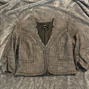 Stylish NWOT Charcoal Grey Modern Structured Cropped Blazer